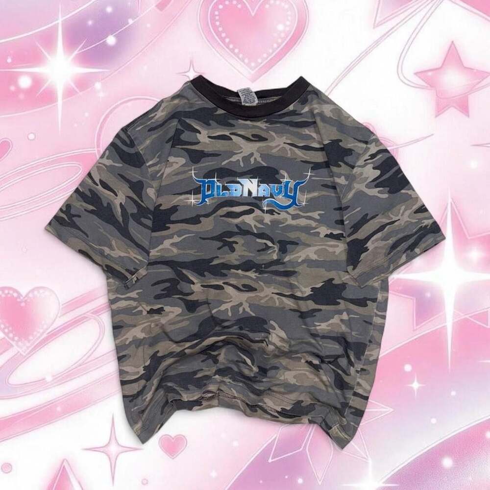 Old Navy Y2K Camo Graphic T-Shirt Size L